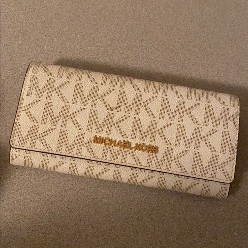 Michael Kors Wallet!